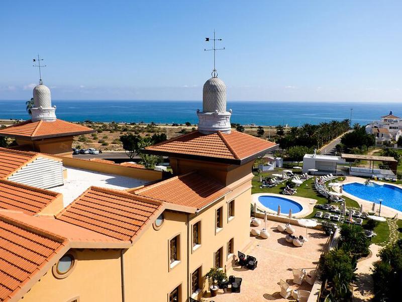 40DFDCDF7CD014E56D8AF21580EF3CC4