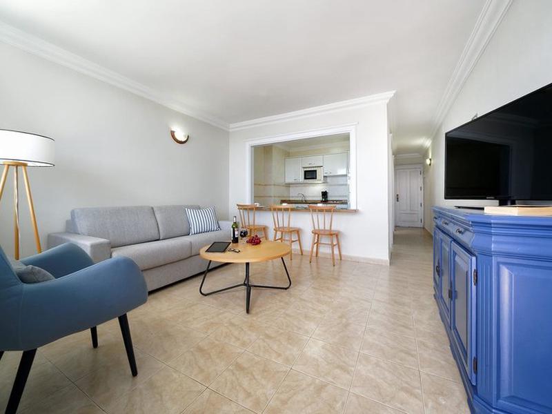 625966B323C34A069BB5A29133E463AF