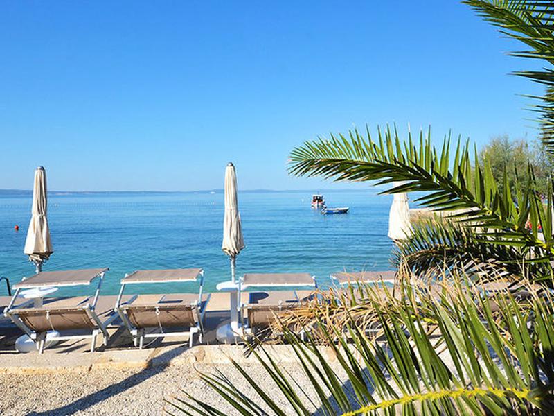 AD2722680437FF9DA0313C528F278E8C