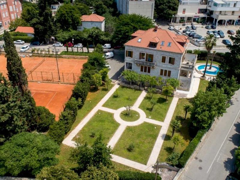 FC3B12A95C387E1003458A0F941C144F