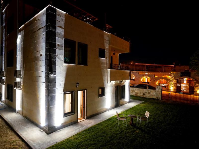 1E8C3B763F16C2E65A1810A7690A8D5C