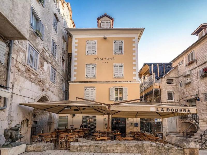 E2E5A017124288517652748AFB7BE58B