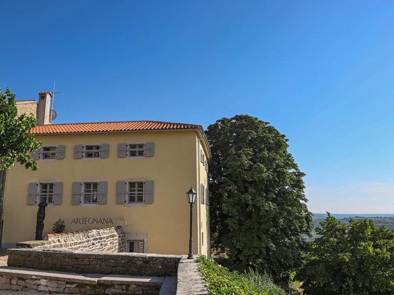 0182B819F0862B3D2DB0C86F8A4A86F9