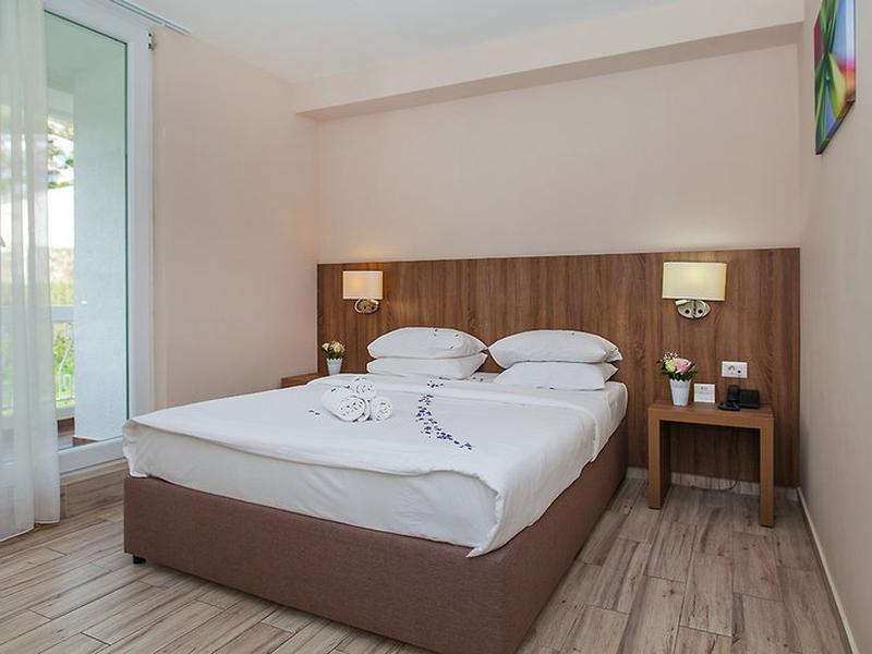 15BD95BF6589A1DEEBA4437218E5B8D9