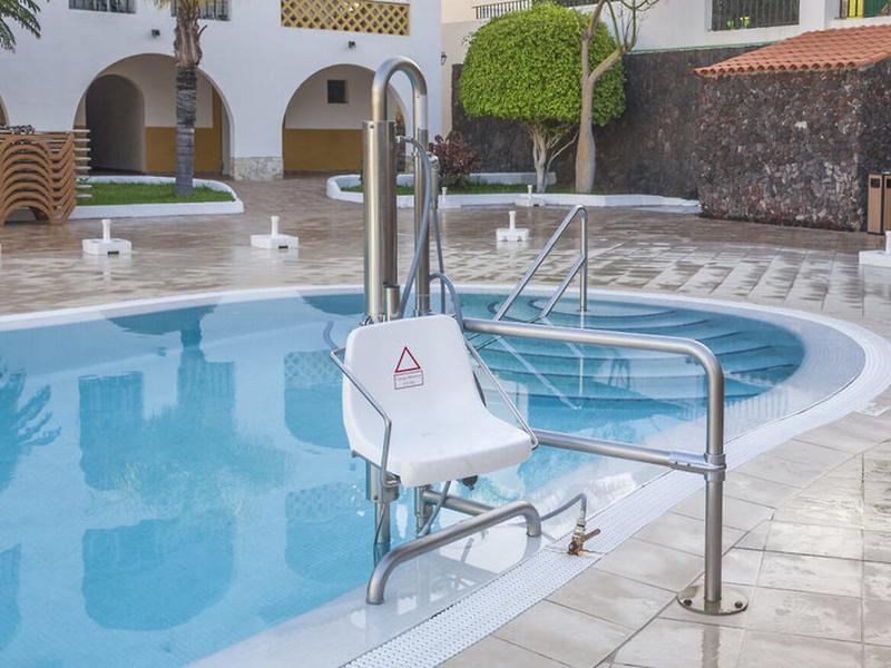 886C406F870F7F84F2A4EDC163146114