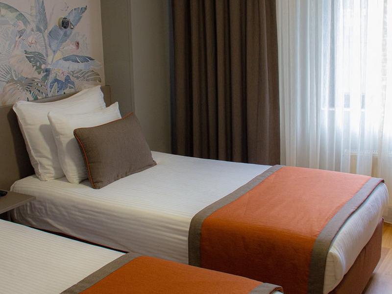 9AB4682671A8484A76C78DD79187FD1C