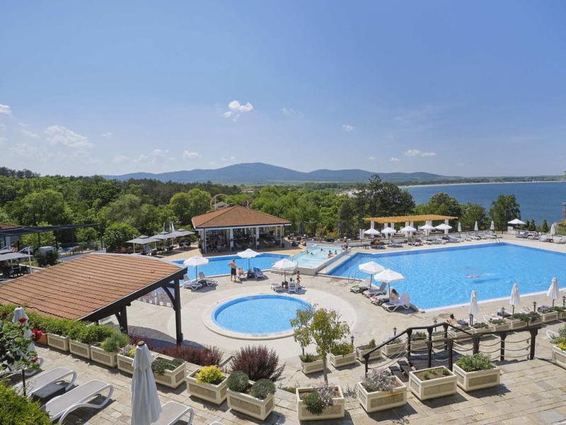 EC10A5BAE12D4B14D782012C2DB74E9F