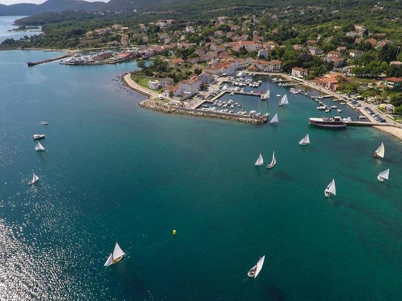 2D6F9E3143A551548A6FB1D7FA0AC93C