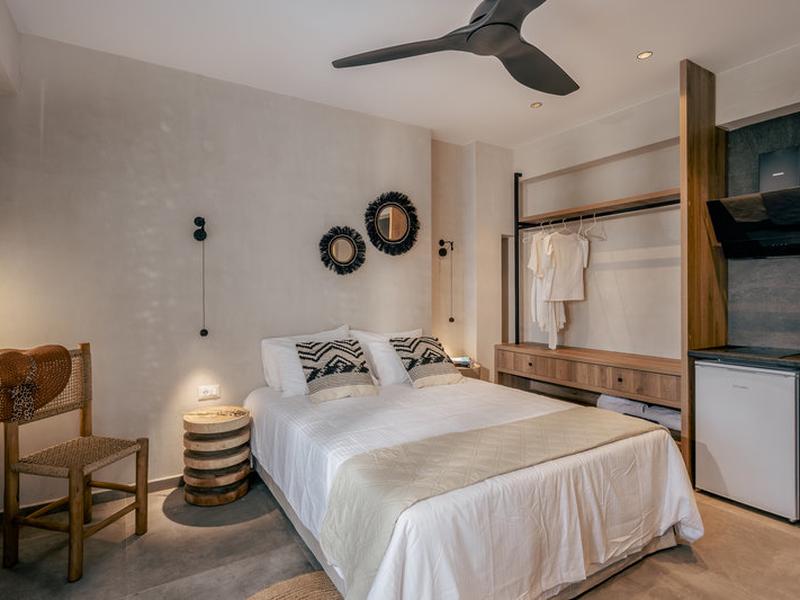 22CB936EE238BAF13FE5CA84B984FCE1