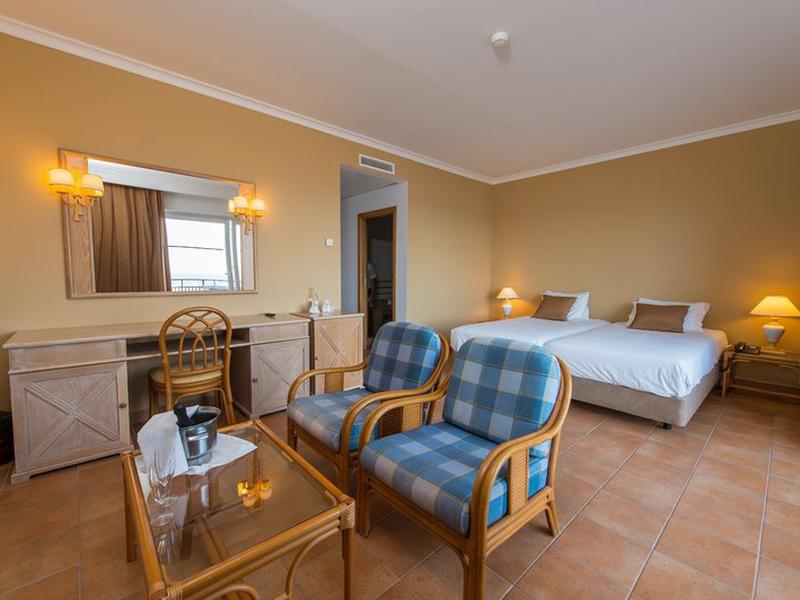 58994A524FEDEF7CA7C031E38BBFE055