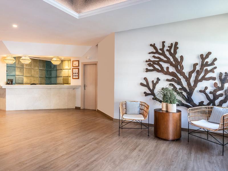 551DB2A885729AB2B6D54CA443361E7E