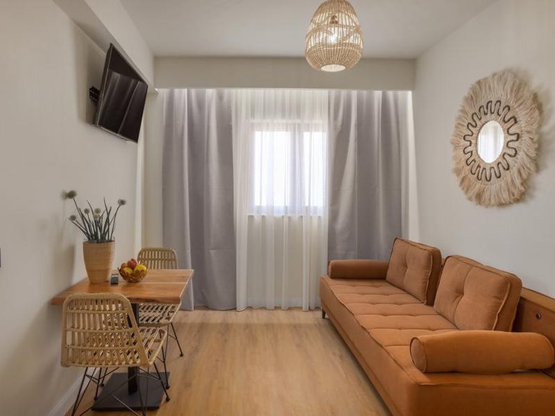 AB1FDB6D5C0B62B205688EBC4248C30E