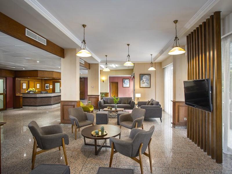 A9DF58DE433945024F4B2A24E76FB2E8