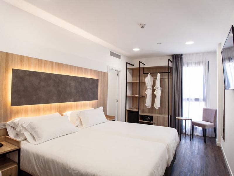 0DDF8885C3884EABC1640B56E0570367