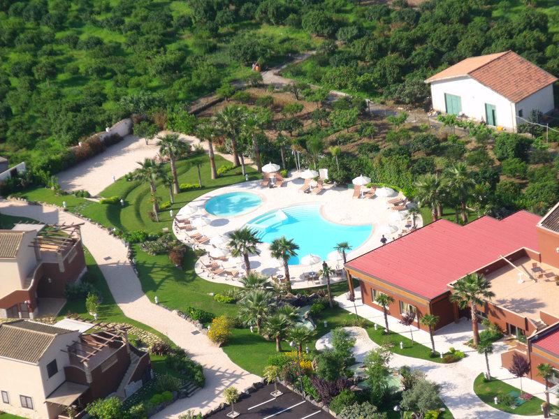 Alcantara Resort