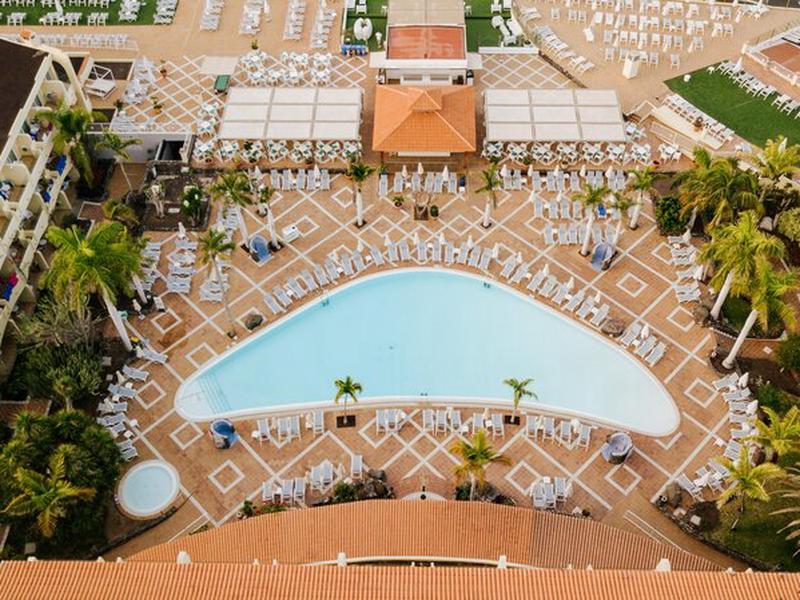 BAEFF5ED405644E689264F2E1DE096D1