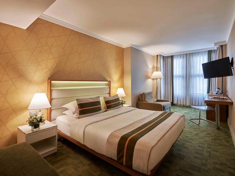 EFE74C9C3B0481A6CCE1A962FD09BAF6