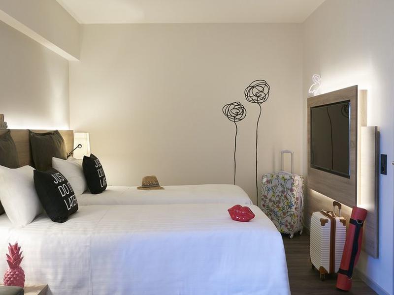 882DDA79BD24736390D7A27A228CD763