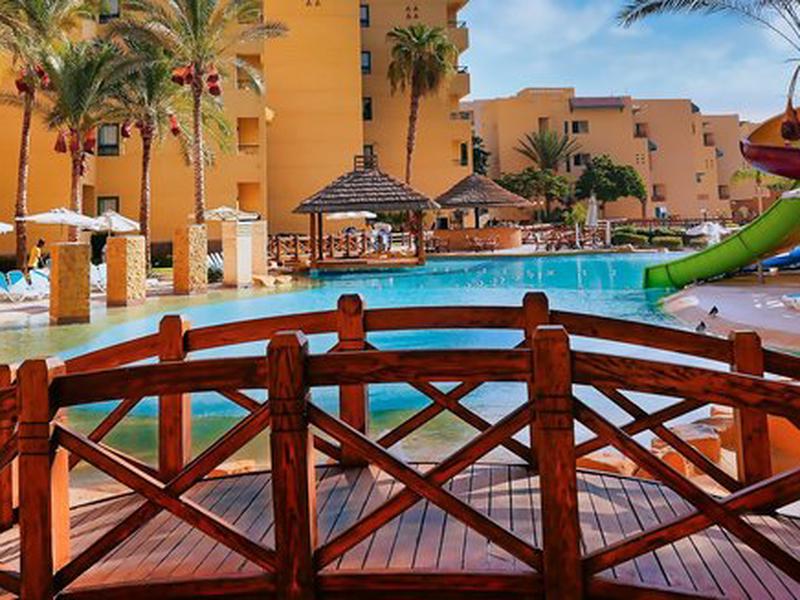 9513CAEABFEEF06B353D3BE6D1EFBF23