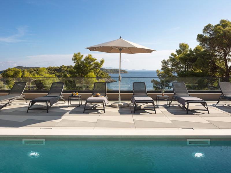 7CF56220A685369603B0E6FB99B5E5C8