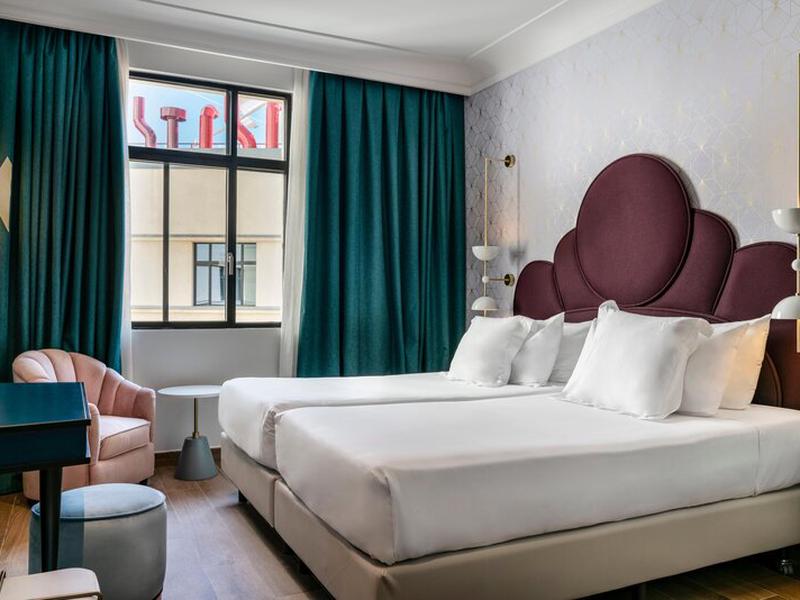 214B3182BE54EFC418BFF5B0D36F366E