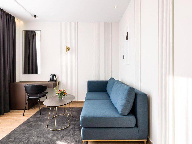 38CC72CD494932F52D815893AE9F9200