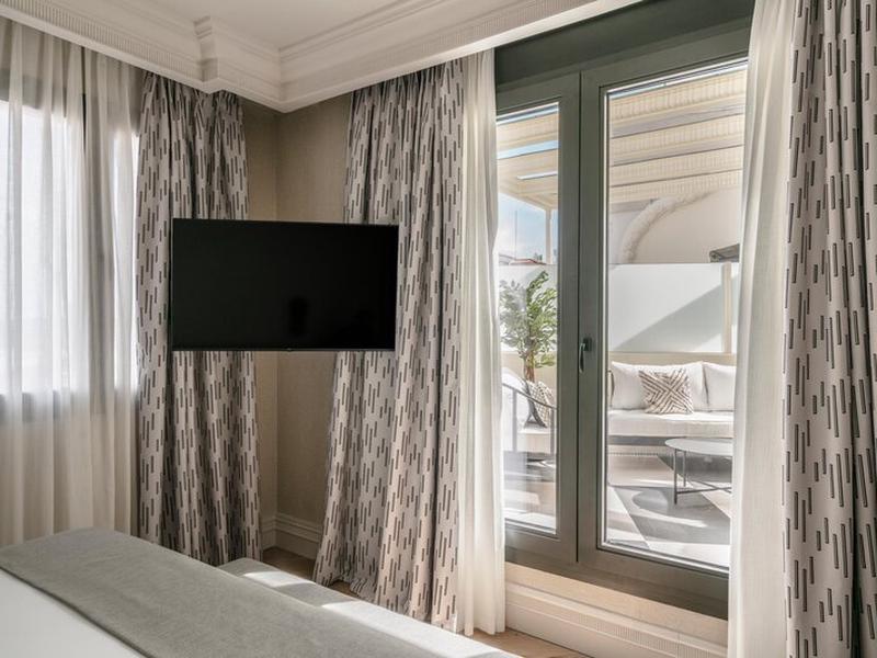 C63C37C4B9BC37D37061FCD976E2574F