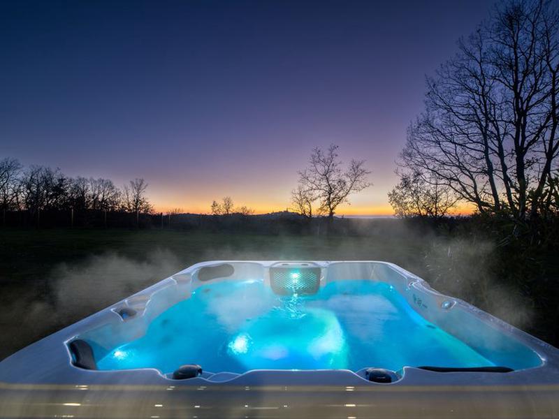 CCE2A2D9886DCA8B4803488A8457F321