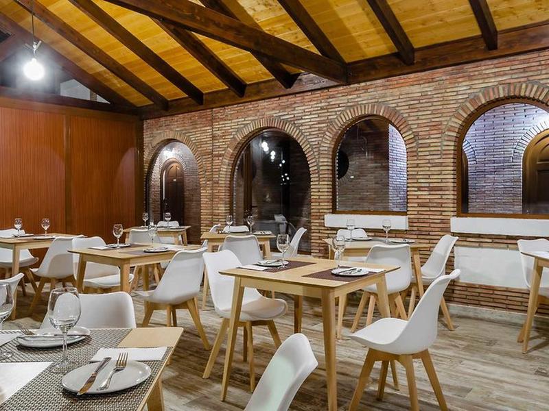 EF4E0E8E5F6CAE4C4C264DF826B8F522