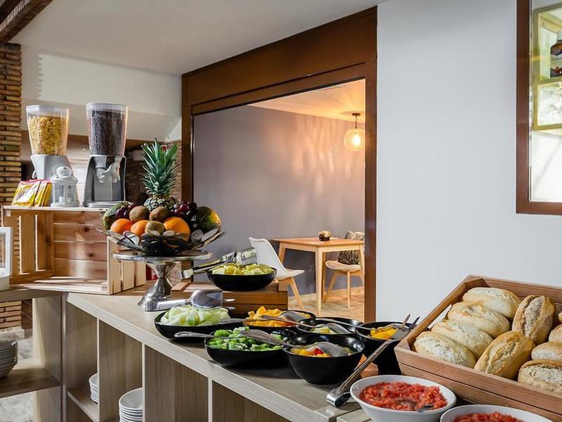 B8DE3B4762A772DF126E6137D12E17FA