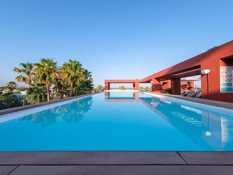 C8E7112411C4D26FE716D475B1802699