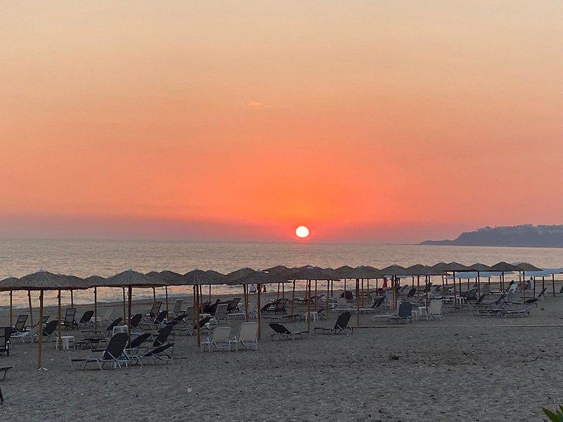 26EA33CE60B57A38D8DD06FA00AED8EA