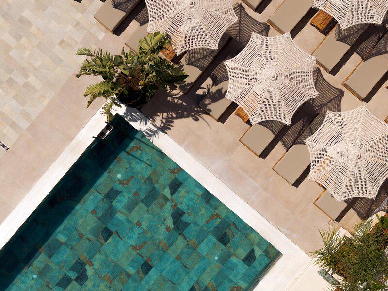 15B934C98B280284F110D8785333C19E