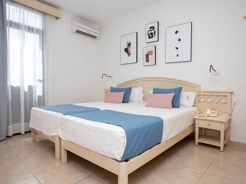 1FF06581F1A8B20F4A49CBE6F1816DF7