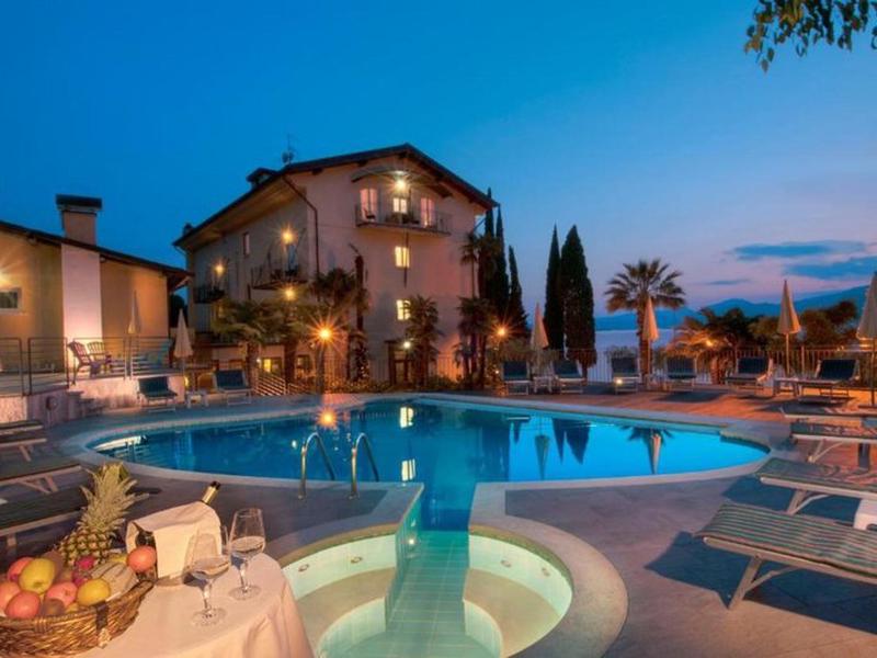 8923DA9C7F56B2BE1308B8D0736B6FDC