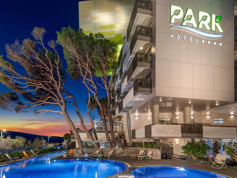Carine Hotel Park