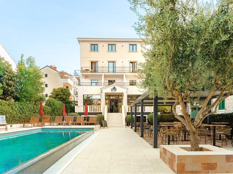 E02CD1B36443E93F1C244507E5D44F7D