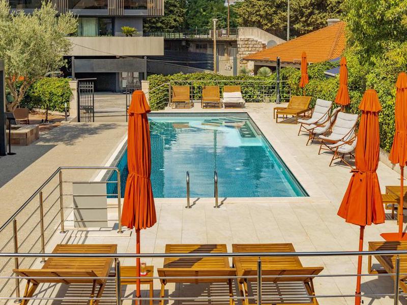 99018A8EFED6B783324C4575279813AB