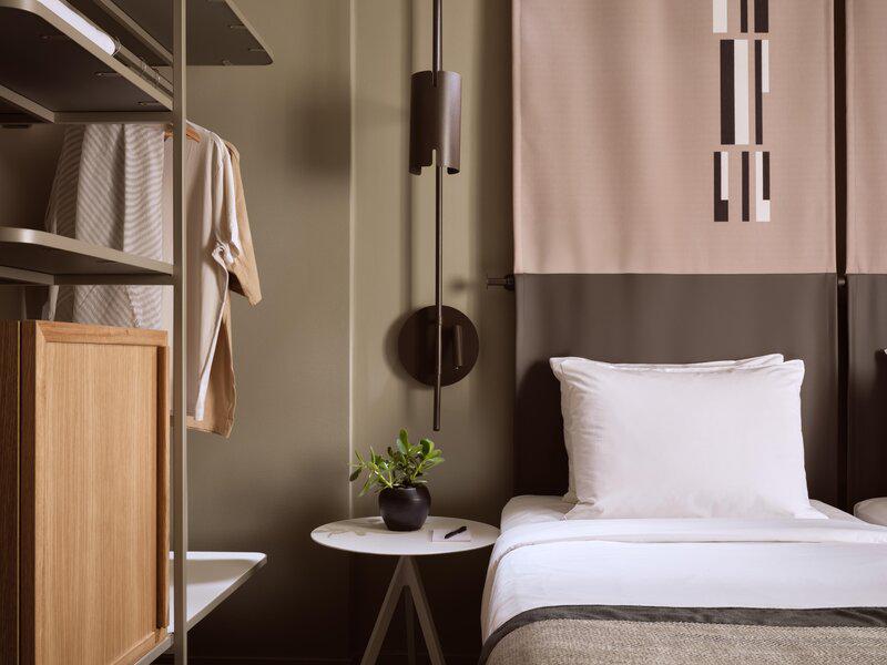 78C21F24D31828F3169E26389CEA38E3