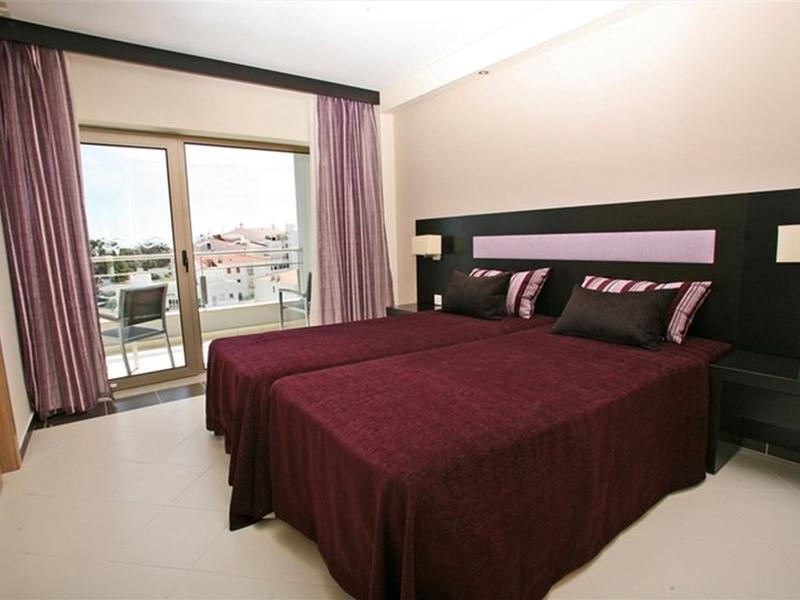 8421D1AAD11DEE4BB4D17F5CA8BF74ED