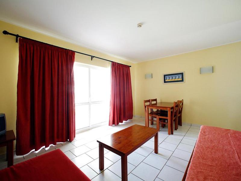 0C9E573F4B593B528D8D9B9758075C26