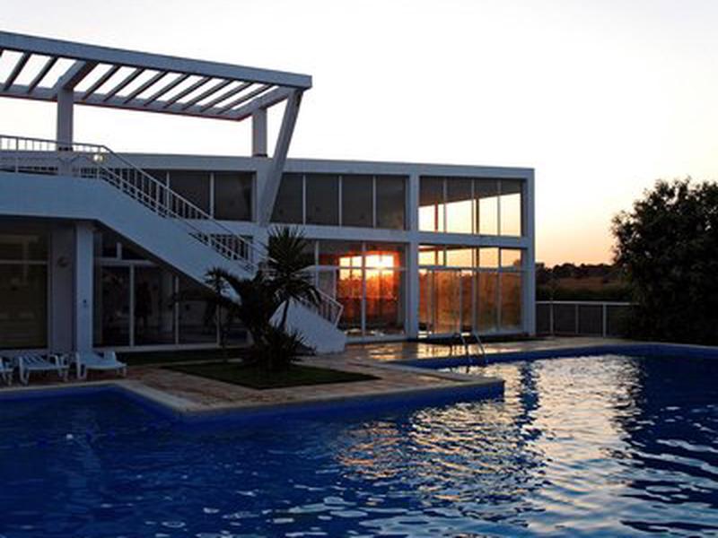 8430E1984F4E8020E4248ADEAE6C3DFA