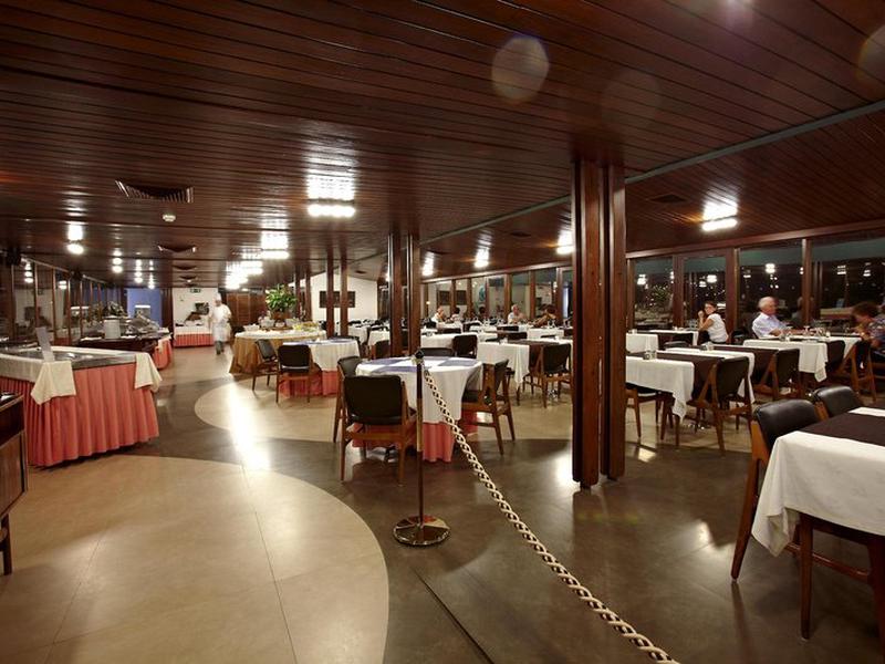 18FCE35F83E832C1D4A8686EBE0FAE2A