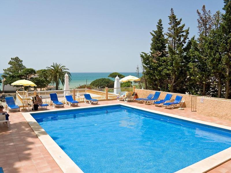 3ED9079BEB6402F3B632FCAED8DBDEA6