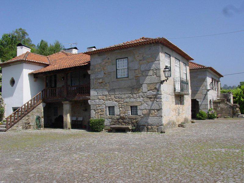 3D2216E69308A9F882A4DB222B9942D8