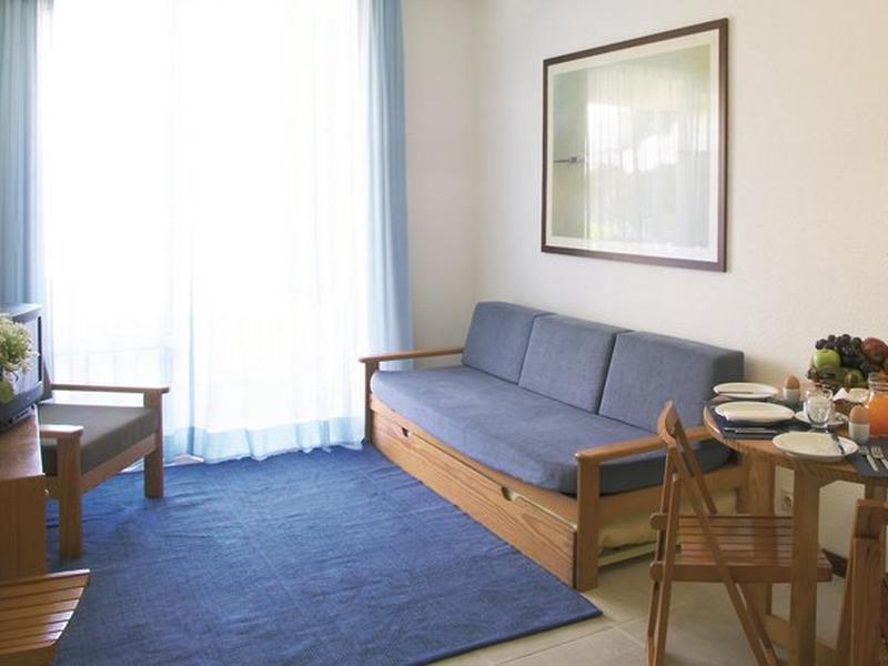 379DE239319D802E22E8829BB840EFB3