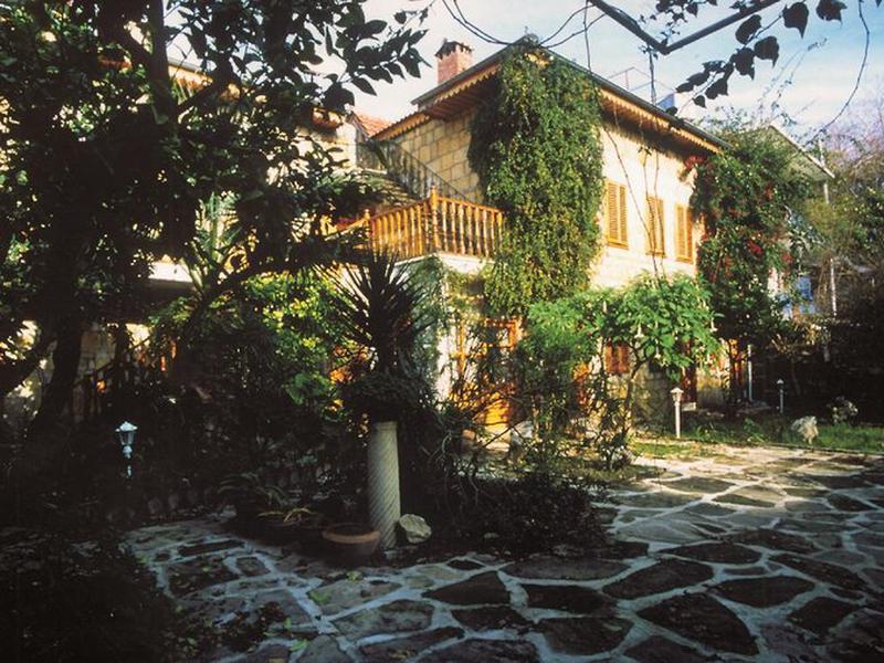 85C9A6A2E27C8070A4B66A447E8C473D