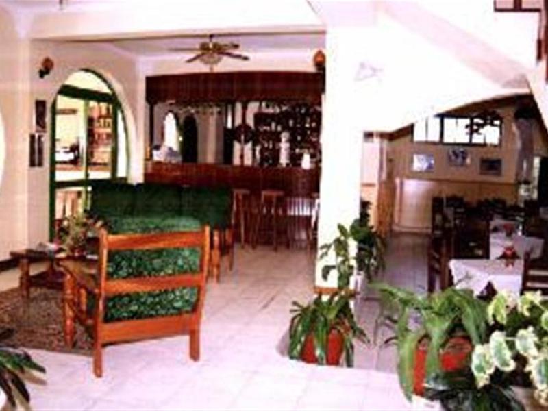 3301EAB77066B9F4349D5608BE97368C