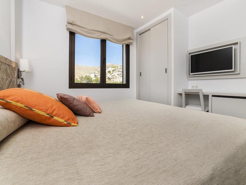 F35CEE8A0EE4DB6A664F4F4797F09480