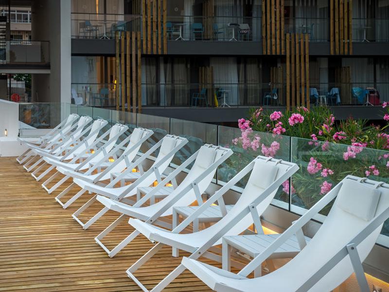 27A1E5408B6E5A3B38633D4AD685F44A